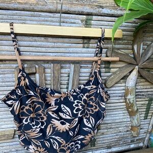 Yaga midriff bathing suit top fits size small $20